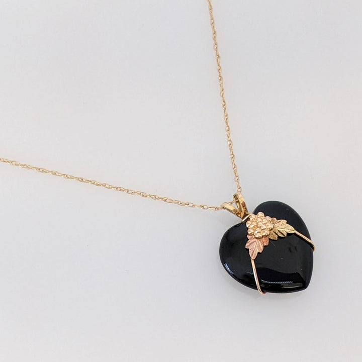 10K ONYX HEART 16MM WITH LEAF ESTATE PENDANT & CHAIN 2.7 GRAMS