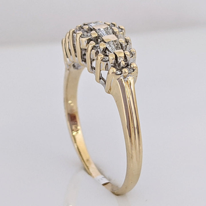 14K .47 CARAT TOTAL WEIGHT SI2 G DIAMOND ROUND (16) BAGUETTES (10) ESTATE RING 4.3 GRAMS