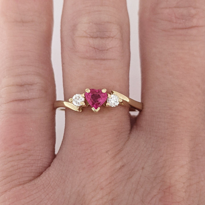 14K RUBY HEART 4.0MM WITH .20 DIAMOND TOTAL WEIGHT ESTATE RING 2.9 GRAMS