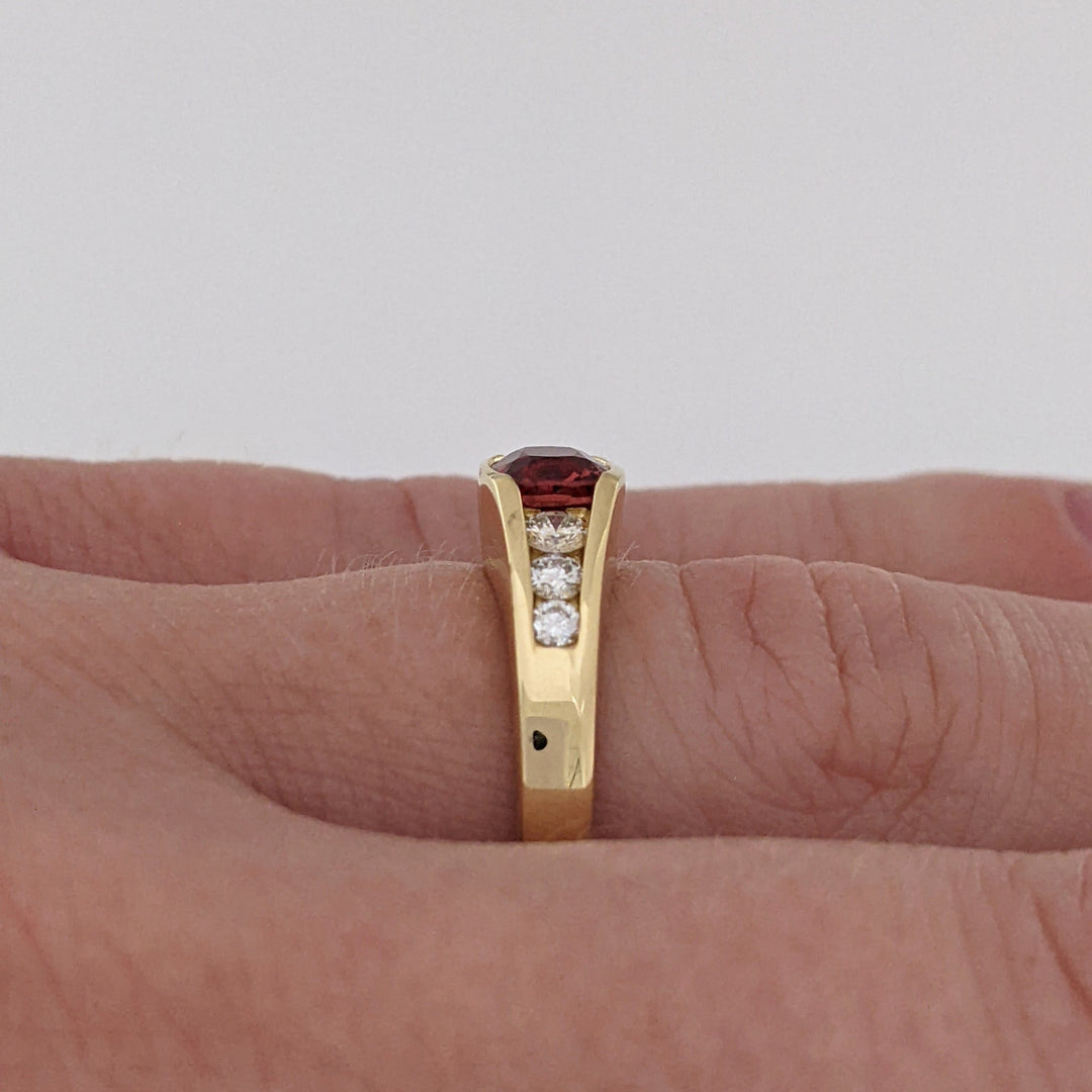 18K ORANGE SAPPHIRE CUSHION CUT 5MM WITH (6) MELEE ESTATE RING 4.2 GRAMS