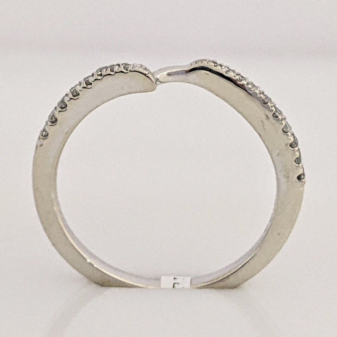 14K WHITE .14 CARAT TOTAL WEIGHT SI1 I DIAMOND ROUND (20) KNOTCHED ESTATE BAND 2.1 GRAMS
