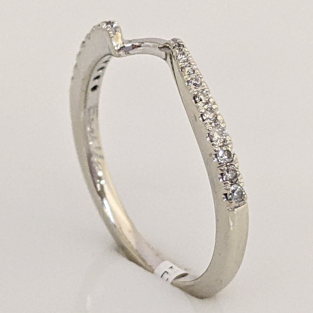 14K WHITE .14 CARAT TOTAL WEIGHT SI1 I DIAMOND ROUND (20) KNOTCHED ESTATE BAND 2.1 GRAMS