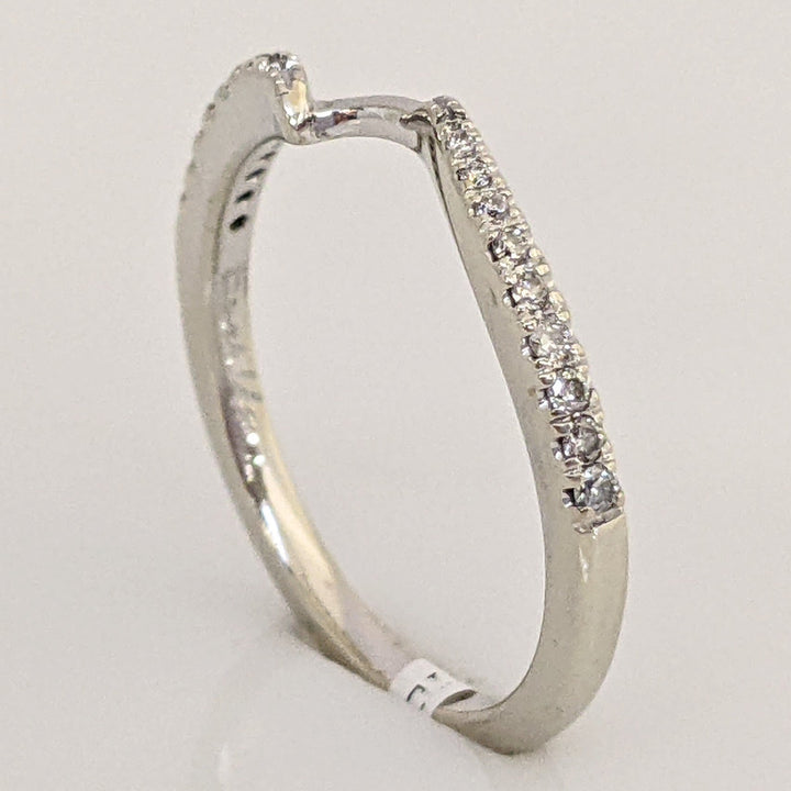 14K WHITE .14 CARAT TOTAL WEIGHT SI1 I DIAMOND ROUND (20) KNOTCHED ESTATE BAND 2.1 GRAMS