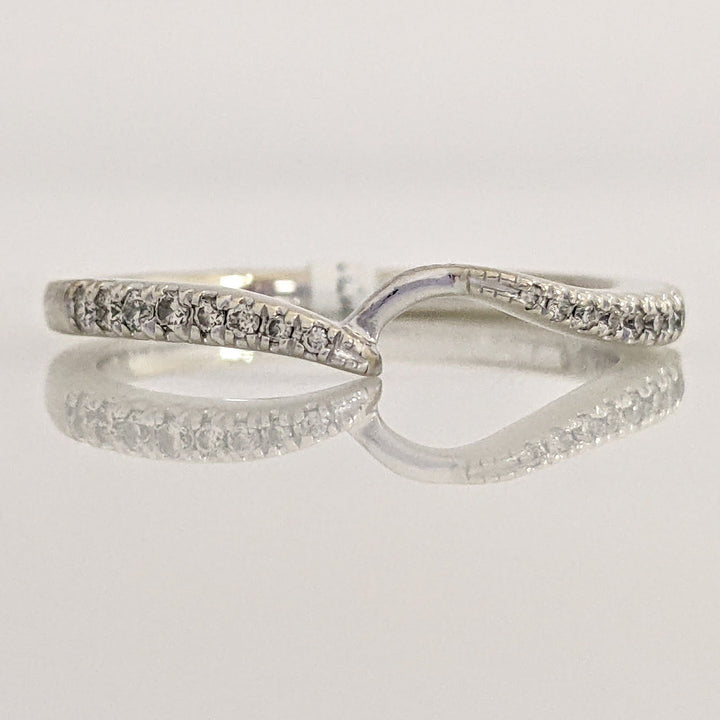 14K WHITE .14 CARAT TOTAL WEIGHT SI1 I DIAMOND ROUND (20) KNOTCHED ESTATE BAND 2.1 GRAMS
