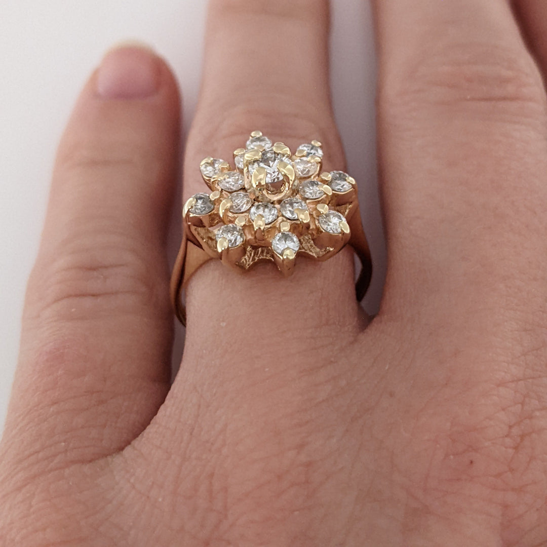 14K .81 CARAT TOTAL WEIGHT I1 H DIAMOND ROUND (17) ESTATE CLUSTER RING 4.0 GRAMS