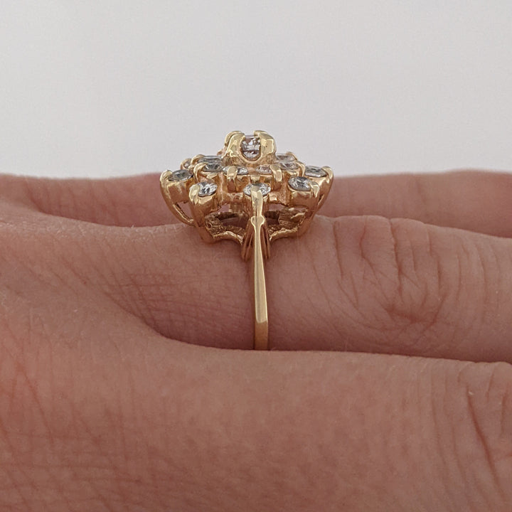 14K .81 CARAT TOTAL WEIGHT I1 H DIAMOND ROUND (17) ESTATE CLUSTER RING 4.0 GRAMS