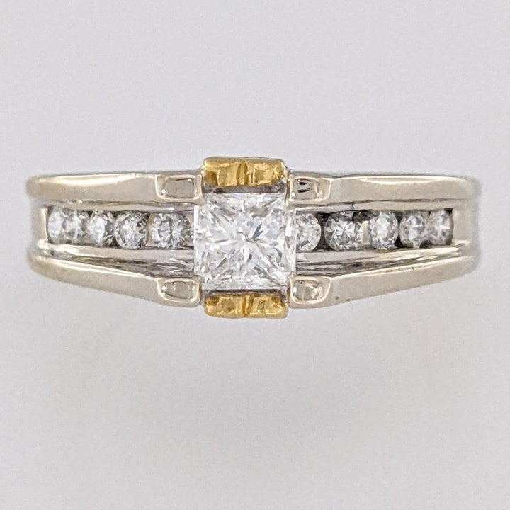 14K WHITE/24K .76 CARAT TOTAL WEIGHT I1 F DIAMOND PRINCESS CUT WITH (12) ROUND MELEE ESTATE RING 7.2G