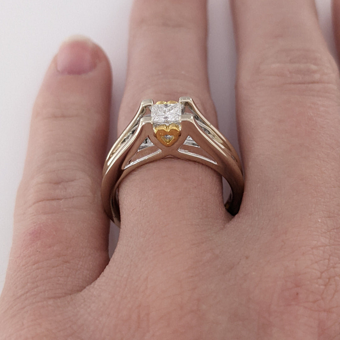 14K WHITE/24K .76 CARAT TOTAL WEIGHT I1 F DIAMOND PRINCESS CUT WITH (12) ROUND MELEE ESTATE RING 7.2G
