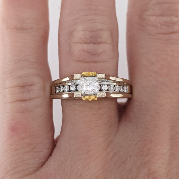 14K WHITE/24K .76 CARAT TOTAL WEIGHT I1 F DIAMOND PRINCESS CUT WITH (12) ROUND MELEE ESTATE RING 7.2G