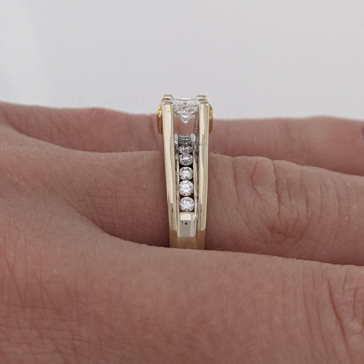 14K WHITE/24K .76 CARAT TOTAL WEIGHT I1 F DIAMOND PRINCESS CUT WITH (12) ROUND MELEE ESTATE RING 7.2G
