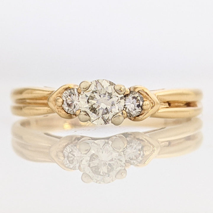 14K .40 CARAT TOTAL WEIGHT SI2 H DIAMOND ROUND (3) TRINITY ESTATE RING 3.3 GRAMS