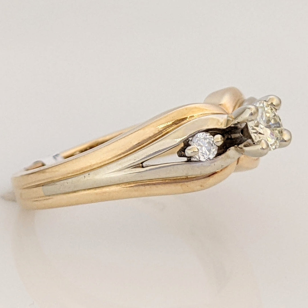 14K TWO-TONE .27 CARAT TOTAL WEIGHT DIAMOND ROUND (3) TRINITY ESTATE RING 5.7 GRAMS