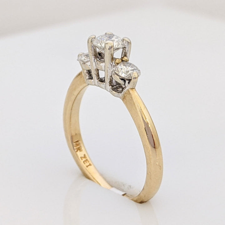 14K .49 CARAT TOTAL WEIGHT I1 G DIAMOND ROUND (3) TRINITY ESTATE RING 2.8 GRAMS