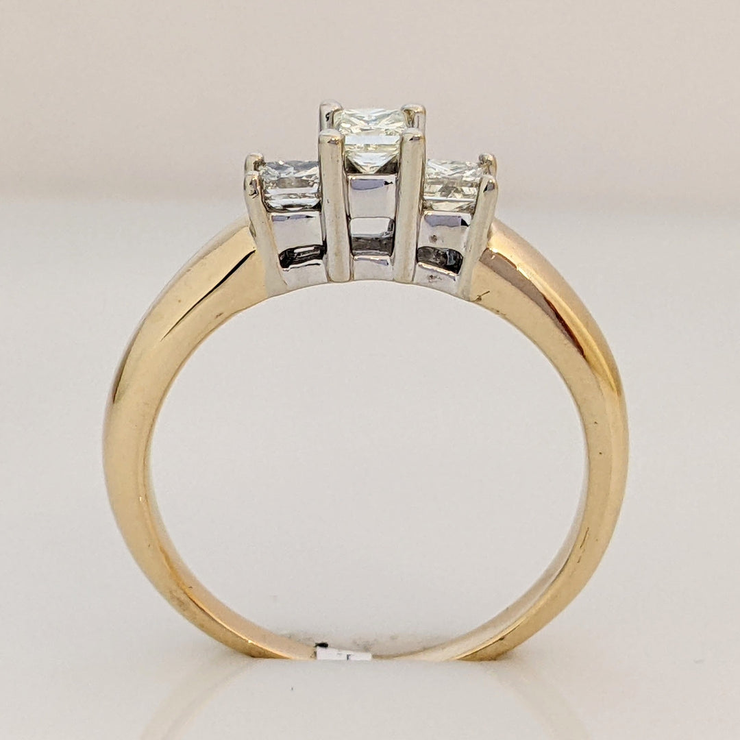 14K .47 CARAT TOTAL WEIGHT I1 K DIAMOND ROUND (3) ESTATE TRINITY RING 3.8 GRAMS