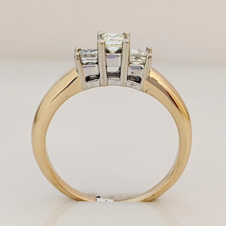 14K .47 CARAT TOTAL WEIGHT I1 K DIAMOND ROUND (3) ESTATE TRINITY RING 3.8 GRAMS