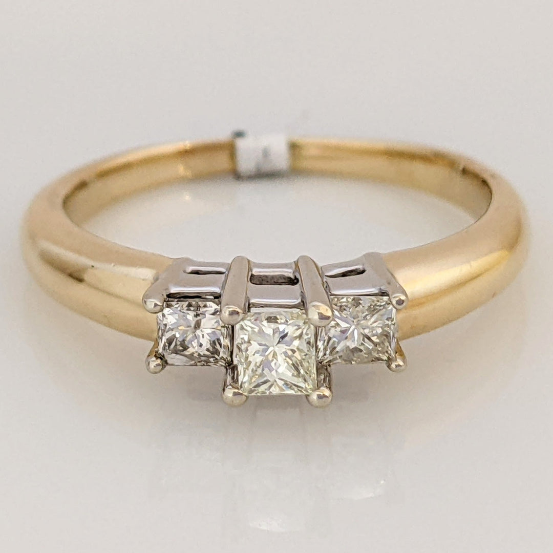 14K .47 CARAT TOTAL WEIGHT I1 K DIAMOND ROUND (3) ESTATE TRINITY RING 3.8 GRAMS
