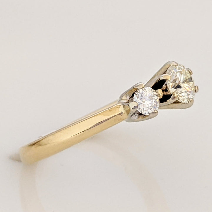 14K .52 CARAT TOTAL WEIGHT I1 K DIAMOND ROUND (3) TRINITY ESTATE RING 3.0 GRAMS