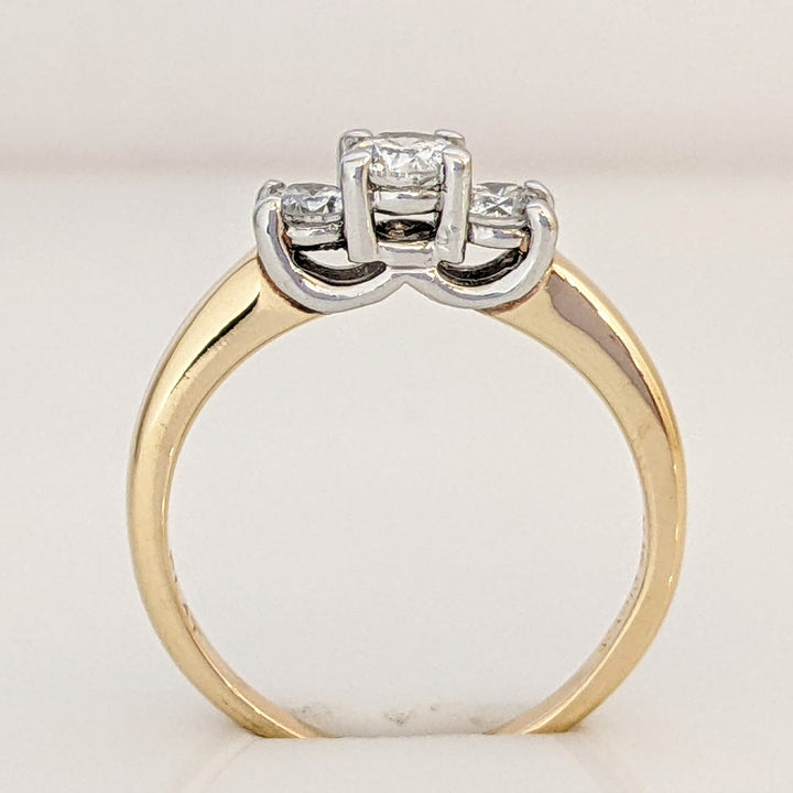 14K .49 CARAT TOTAL WEIGHT I1 G DIAMOND ROUND (3) TRINITY ESTATE RING 2.8 GRAMS
