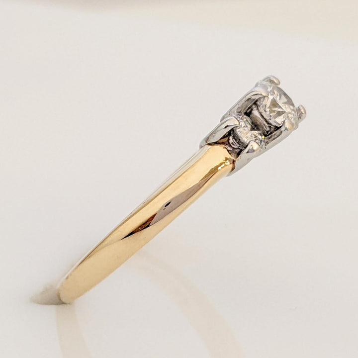 14K .49 CARAT TOTAL WEIGHT I1 G DIAMOND ROUND (3) TRINITY ESTATE RING 2.8 GRAMS