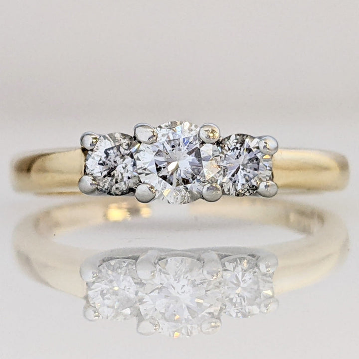 14K .49 CARAT TOTAL WEIGHT I1 G DIAMOND ROUND (3) TRINITY ESTATE RING 2.8 GRAMS