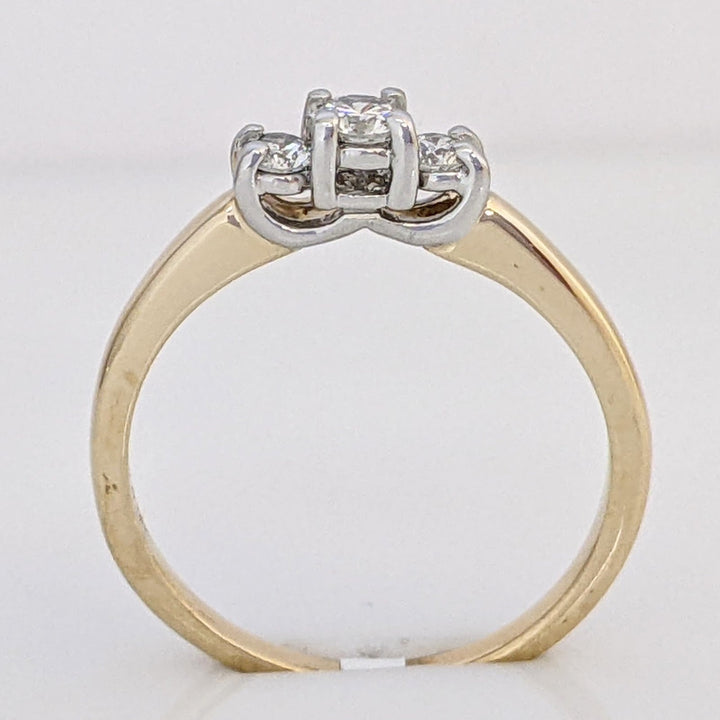 14K .22 CARAT TOTAL WEIGHT VS2 G DIAMOND ROUND (3) TRINITY ESTATE RING 2.6 GRAMS