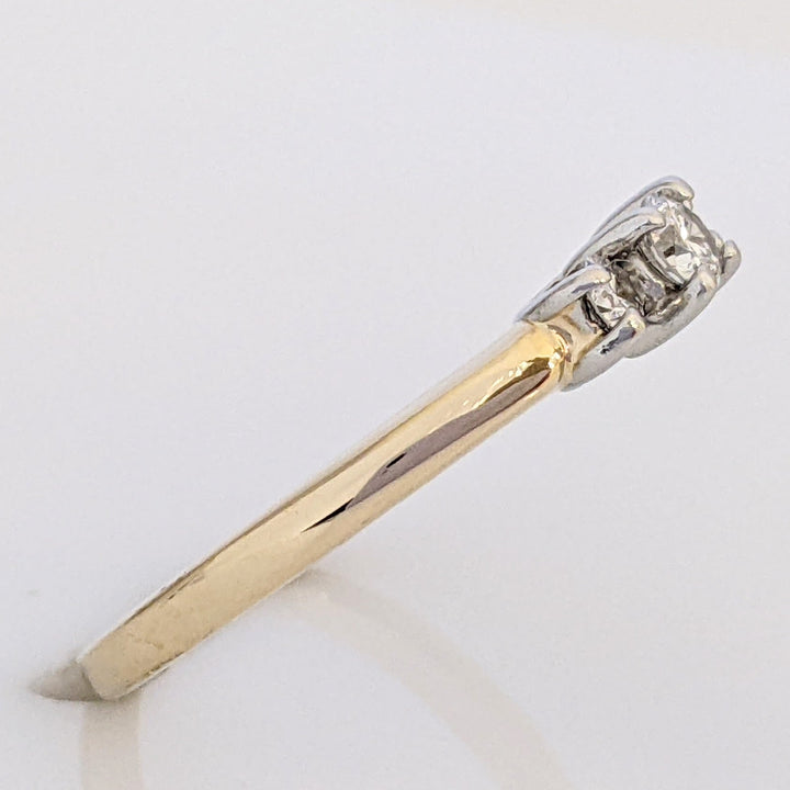14K .22 CARAT TOTAL WEIGHT VS2 G DIAMOND ROUND (3) TRINITY ESTATE RING 2.6 GRAMS