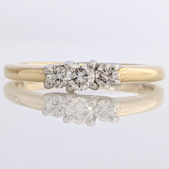 14K .22 CARAT TOTAL WEIGHT VS2 G DIAMOND ROUND (3) TRINITY ESTATE RING 2.6 GRAMS