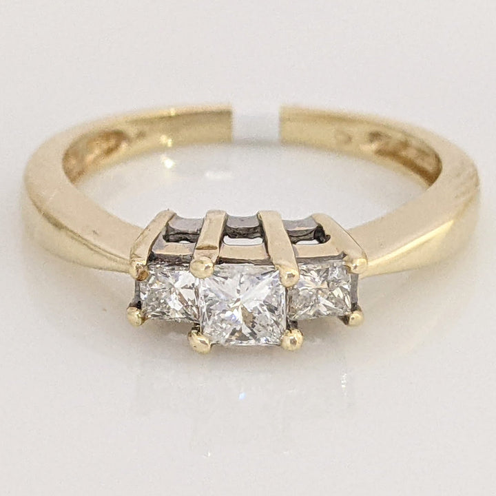 14K .50 CARAT TOTAL WEIGHT I1 H DIAMOND PRINCESS CUT (3) TRINITY ESTATE RING 3.0 GRAMS