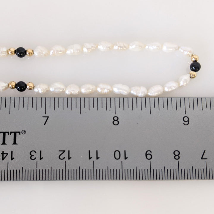 14K RICE PEARLS WITH ONYX AND GOLD BALL ESTATE NECKLACE 9.7 GRAMS