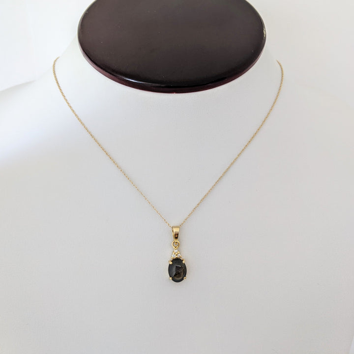 14K BLACK STAR SAPPHIRE OVAL 7X9 WITH (3) MELEE ESTATE PENDANT & CHAIN 2.1 GRAMS