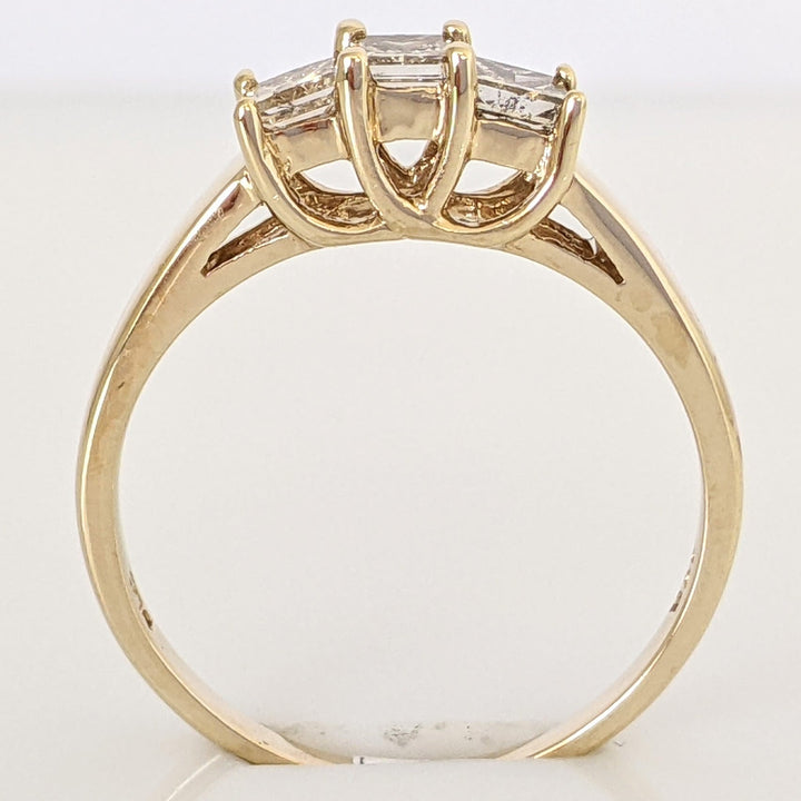 10K .51 CARAT TOTAL WEIGHT I1 P DIAMOND PRINCESS CUT (3) ESTATE TRINITY RING 1.8 GRAMS