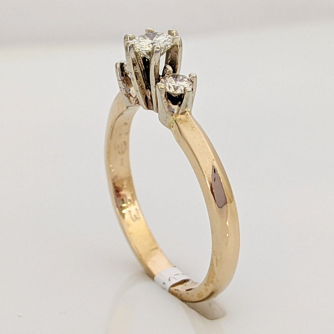 14K .33 CARAT TOTAL WEIGHT I1 K DIAMOND ROUND (3) TRINITY ESTATE RING 2.6 GRAMS