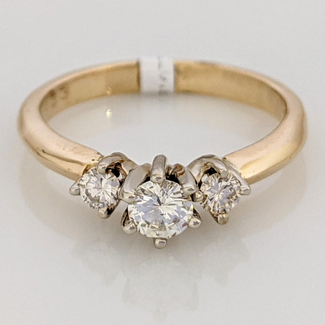 14K .33 CARAT TOTAL WEIGHT I1 K DIAMOND ROUND (3) TRINITY ESTATE RING 2.6 GRAMS