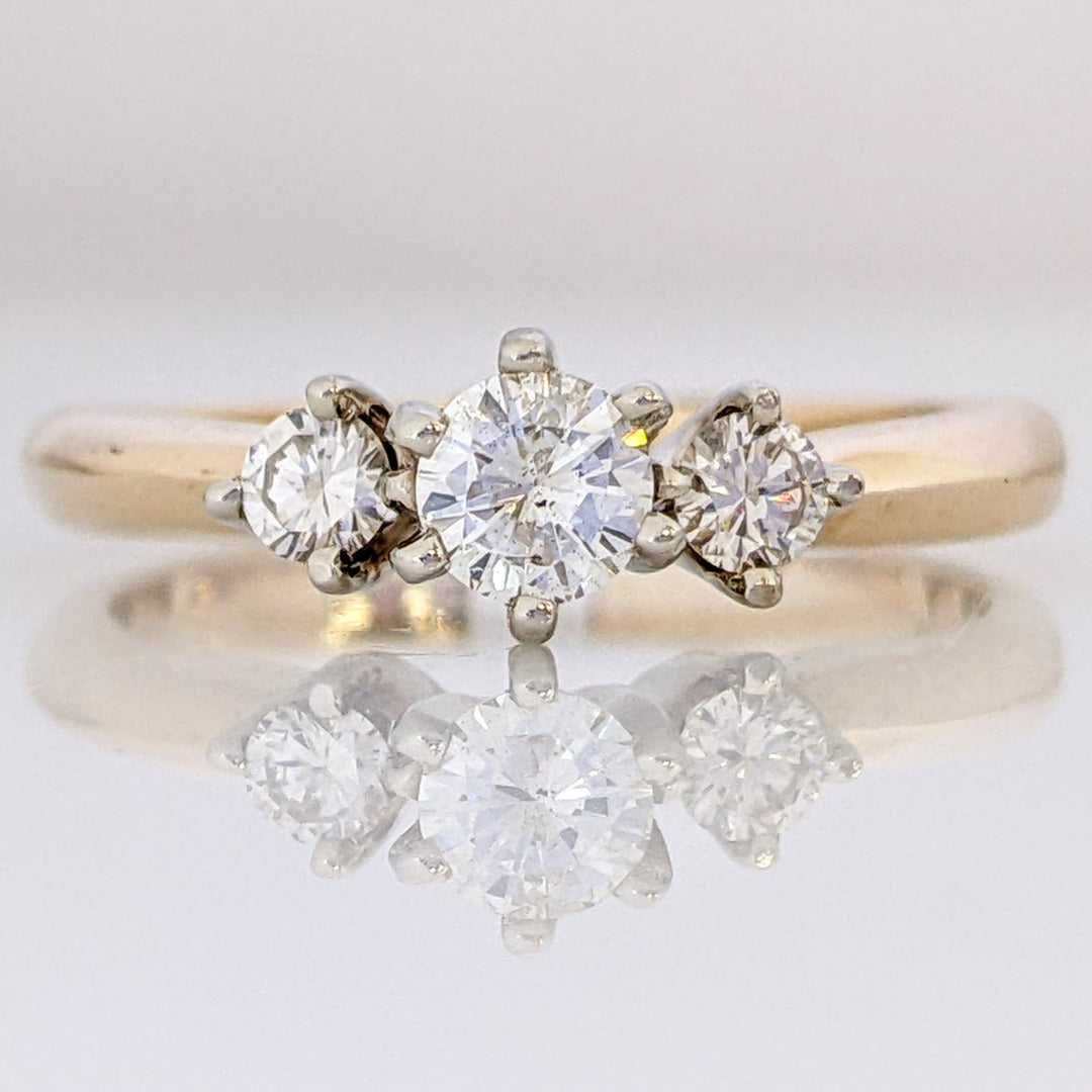 14K .33 CARAT TOTAL WEIGHT I1 K DIAMOND ROUND (3) TRINITY ESTATE RING 2.6 GRAMS