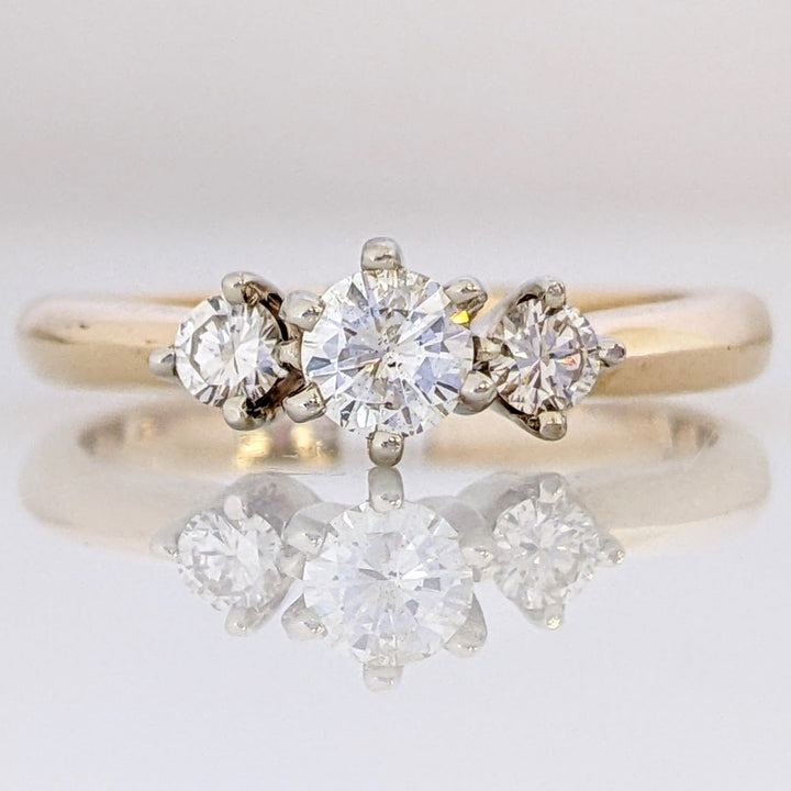14K .33 CARAT TOTAL WEIGHT I1 K DIAMOND ROUND (3) TRINITY ESTATE RING 2.6 GRAMS