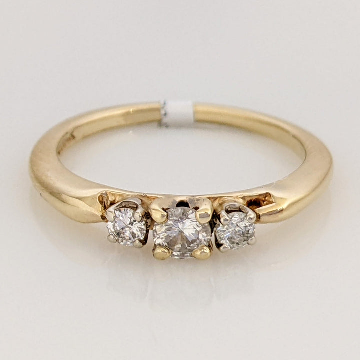 14K .26 CARAT TOTAL WEIGHT I1 I DIAMOND ROUND (3) TRINITY ESTATE RING 2.3 GRAMS