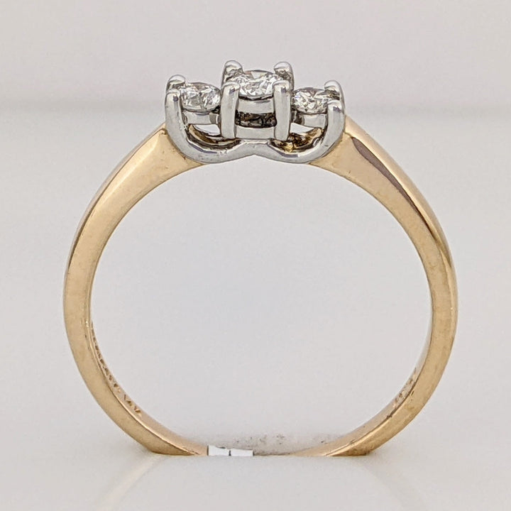14K .23 CARAT TOTAL WEIGHT I1 H DIAMOND ROUND (3) ESTATE TRINITY RING 2.5 GRAMS