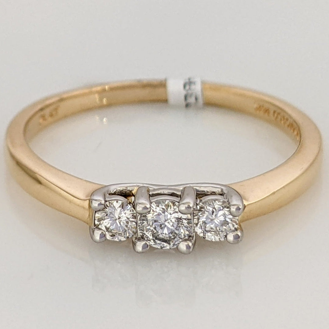 14K .23 CARAT TOTAL WEIGHT I1 H DIAMOND ROUND (3) ESTATE TRINITY RING 2.5 GRAMS