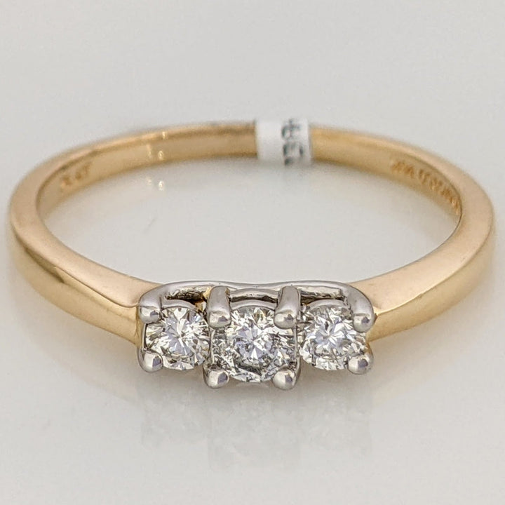 14K .23 CARAT TOTAL WEIGHT I1 H DIAMOND ROUND (3) ESTATE TRINITY RING 2.5 GRAMS
