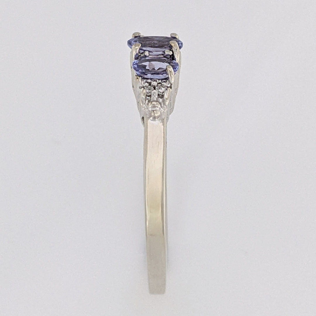 10K TANZANITE OVAL (3) WITH (4) MELEE ESTATE RING 2.3 GRAMS