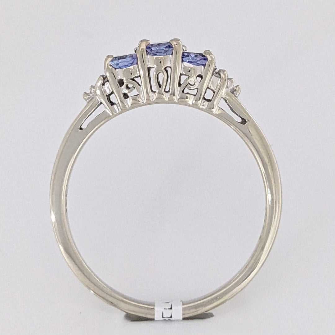 10K TANZANITE OVAL (3) WITH (4) MELEE ESTATE RING 2.3 GRAMS