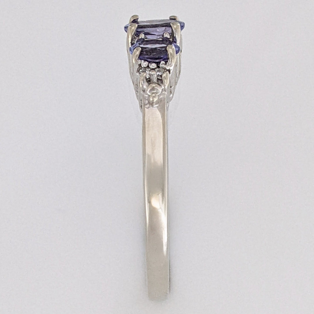 10K TANZANITE OVAL (3) WITH (4) MELEE ESTATE RING 2.3 GRAMS