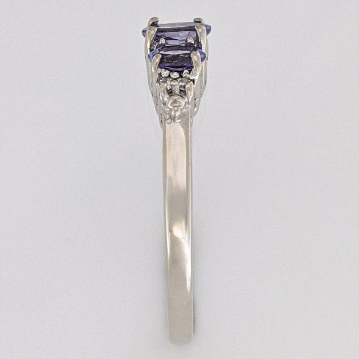10K TANZANITE OVAL (3) WITH (4) MELEE ESTATE RING 2.3 GRAMS