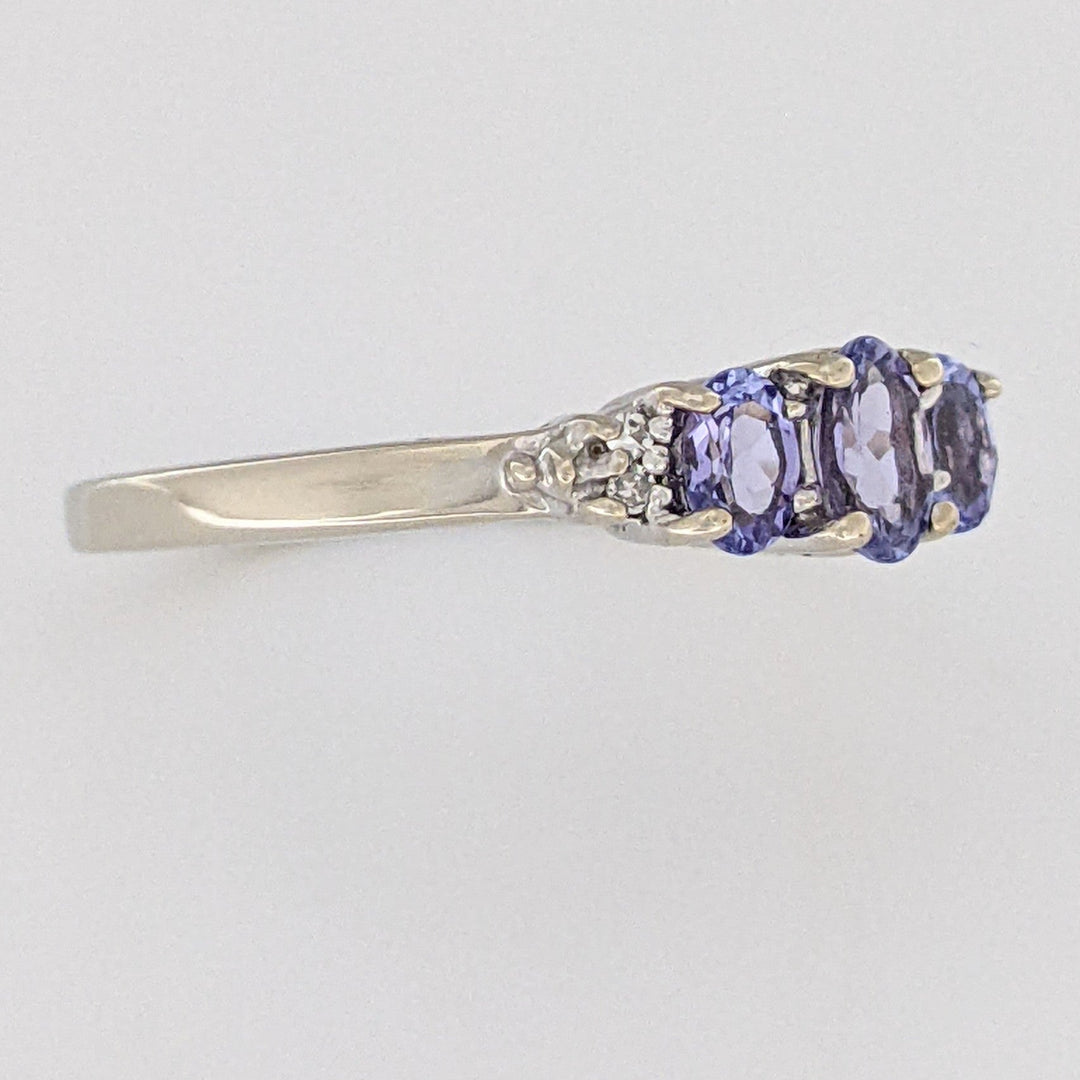 10K TANZANITE OVAL (3) WITH (4) MELEE ESTATE RING 2.3 GRAMS