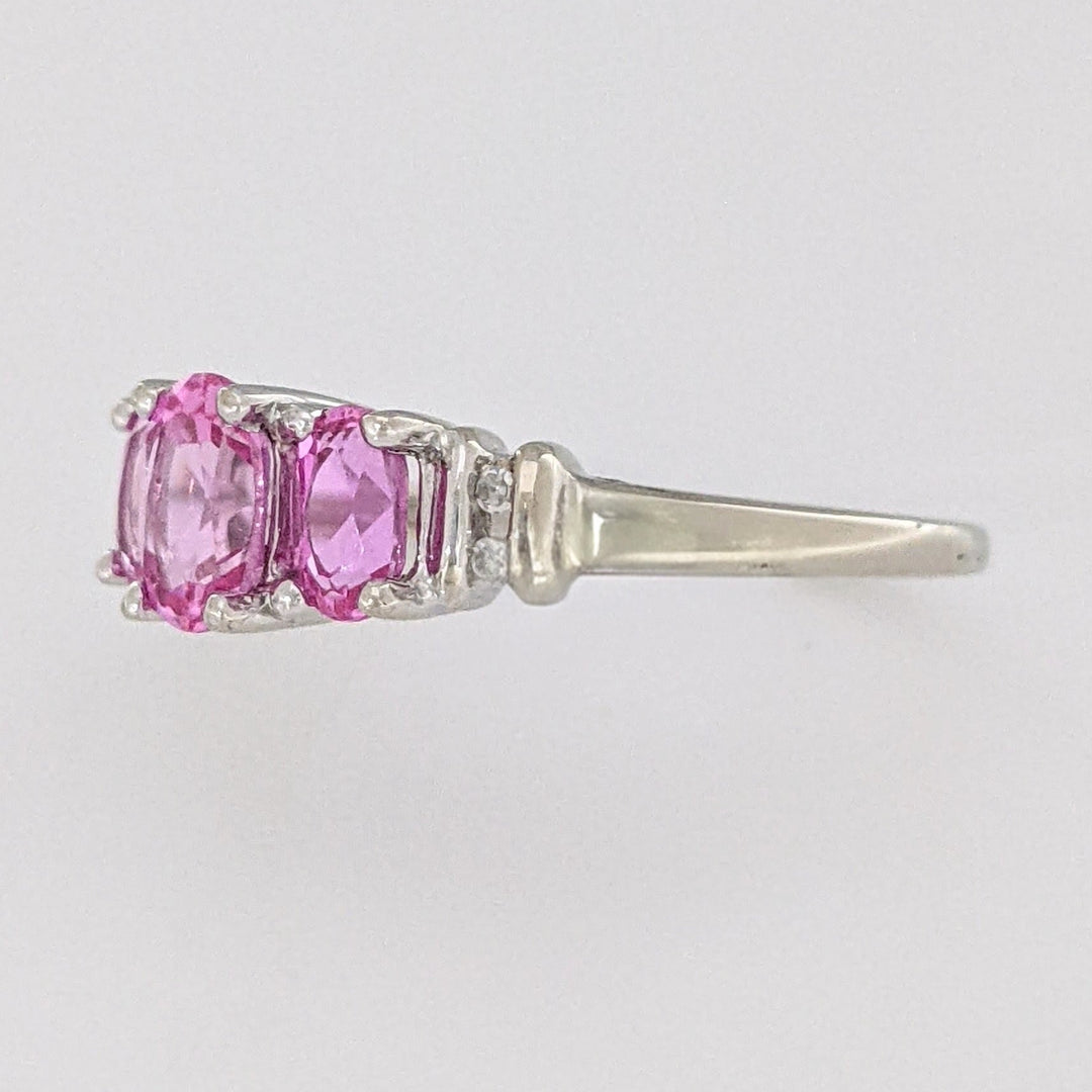 10K WHITE LAB-CREATED PINK SAPPHIRE OVAL 4X6 WITH (2) 3X5 AND (4) MELEE ESTATE RING 2.1 GRAMS