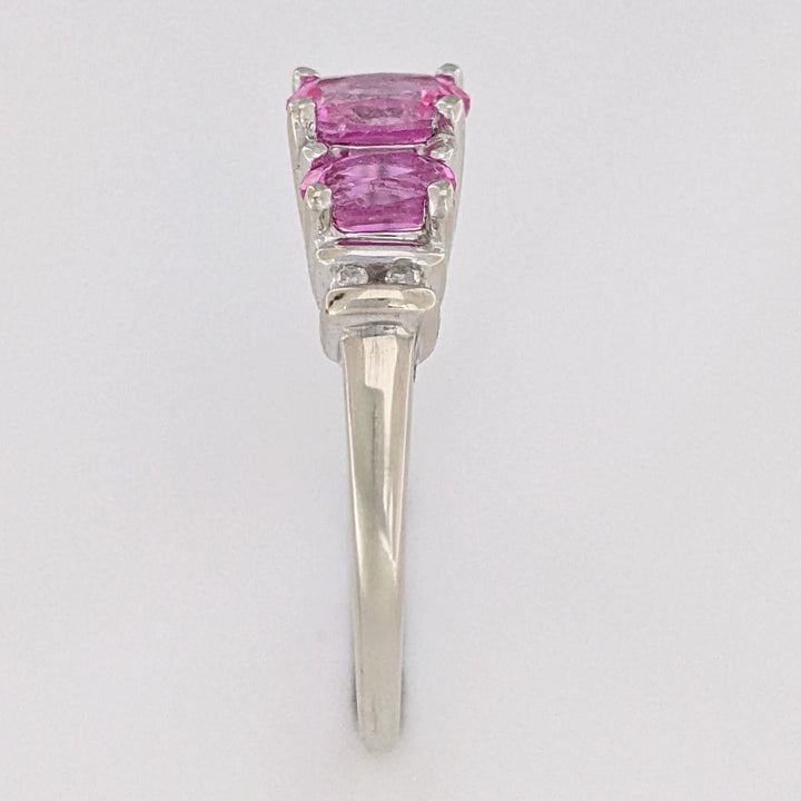 10K WHITE LAB-CREATED PINK SAPPHIRE OVAL 4X6 WITH (2) 3X5 AND (4) MELEE ESTATE RING 2.1 GRAMS