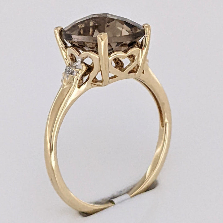14K SMOKEY QUARTZ CUSHION CUT 8X10 WITH (2) MELEE ESTATE RING 2.5 GRAMS