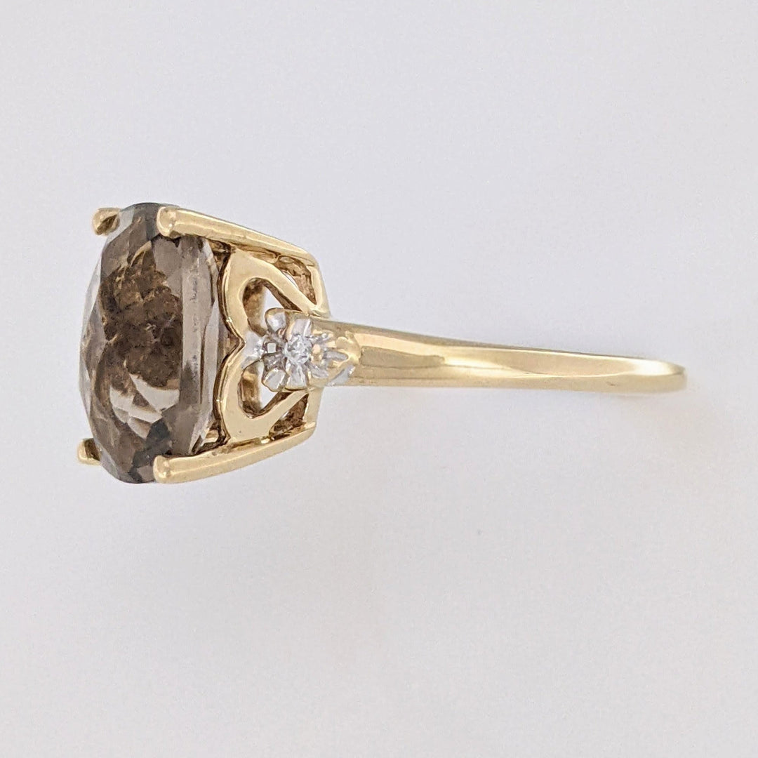 14K SMOKEY QUARTZ CUSHION CUT 8X10 WITH (2) MELEE ESTATE RING 2.5 GRAMS
