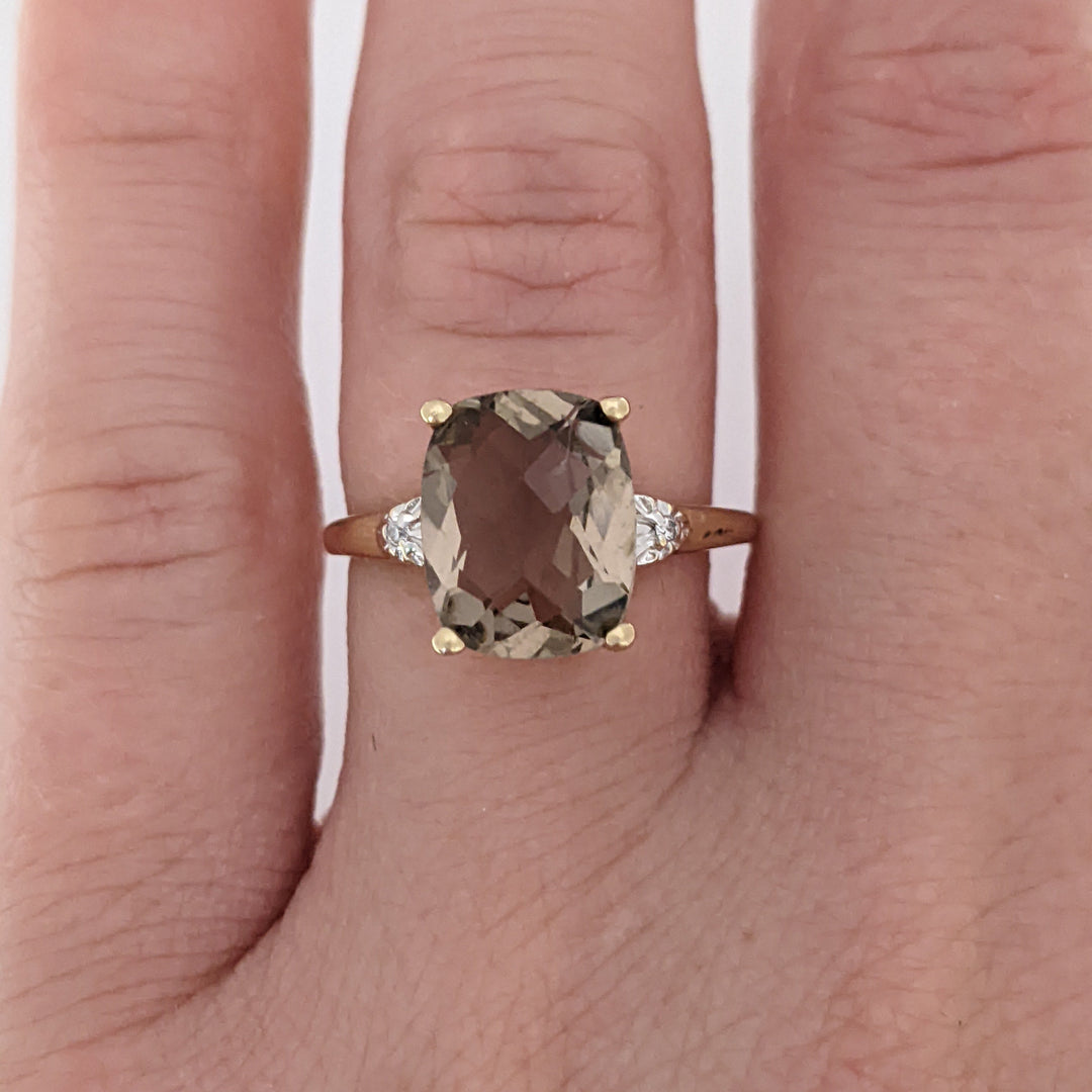 14K SMOKEY QUARTZ CUSHION CUT 8X10 WITH (2) MELEE ESTATE RING 2.5 GRAMS