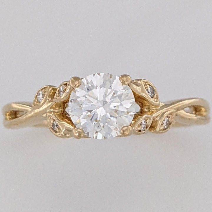 14K .90 CARAT TOTAL VS2 E DIAMOND ROUND WITH (10) MELEE ESTATE RING 3.8 GRAMS
